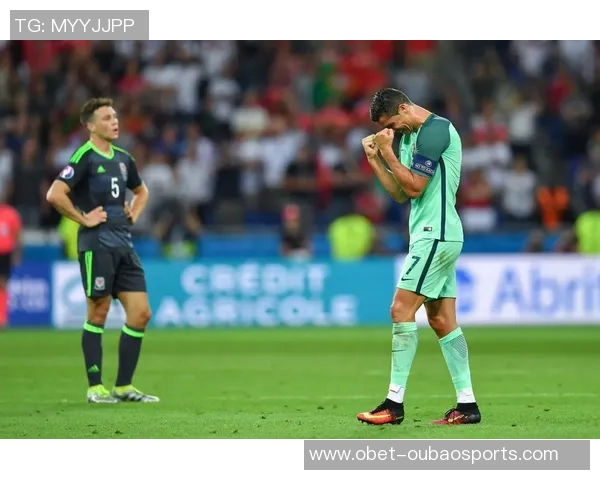 韦斯利精准传中助攻C罗精彩破门迎来职业生涯第950球辉煌时刻 韦斯利精准传中助攻C罗精彩破门迎来职业生涯第950球辉煌时刻