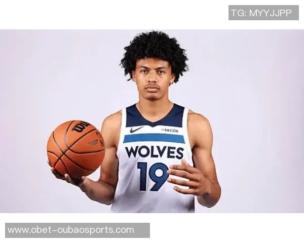 芬奇赞贝兰热打球风格强硬敏锐感知比赛局势令人印象深刻 芬奇赞贝兰热打球风格强硬敏锐感知比赛局势令人印象深刻